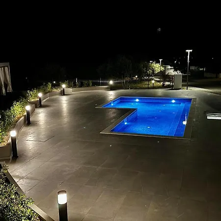 Sea House Modern Mobile Home, Pool - Privilege Point & Orebic